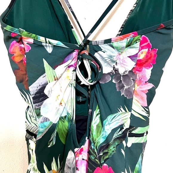 LA BLANCA Women's V-Front Keyhole One Piece Swimsuit Jungle size M - Picture 9 of 10
